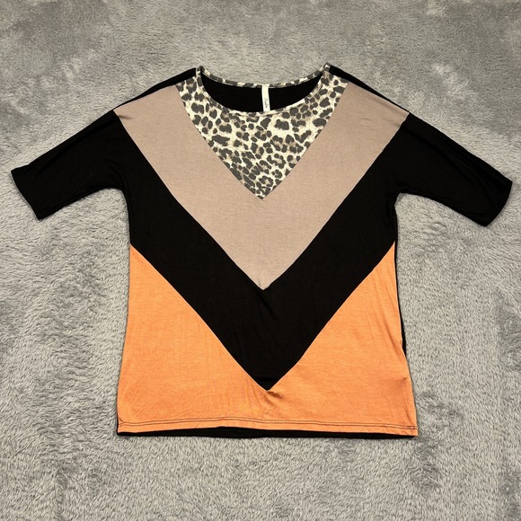 Celeste Chevron Top Women's S Leopard Print Short Sleeve Blouse Pullover Stretch - Picture 1 of 11
